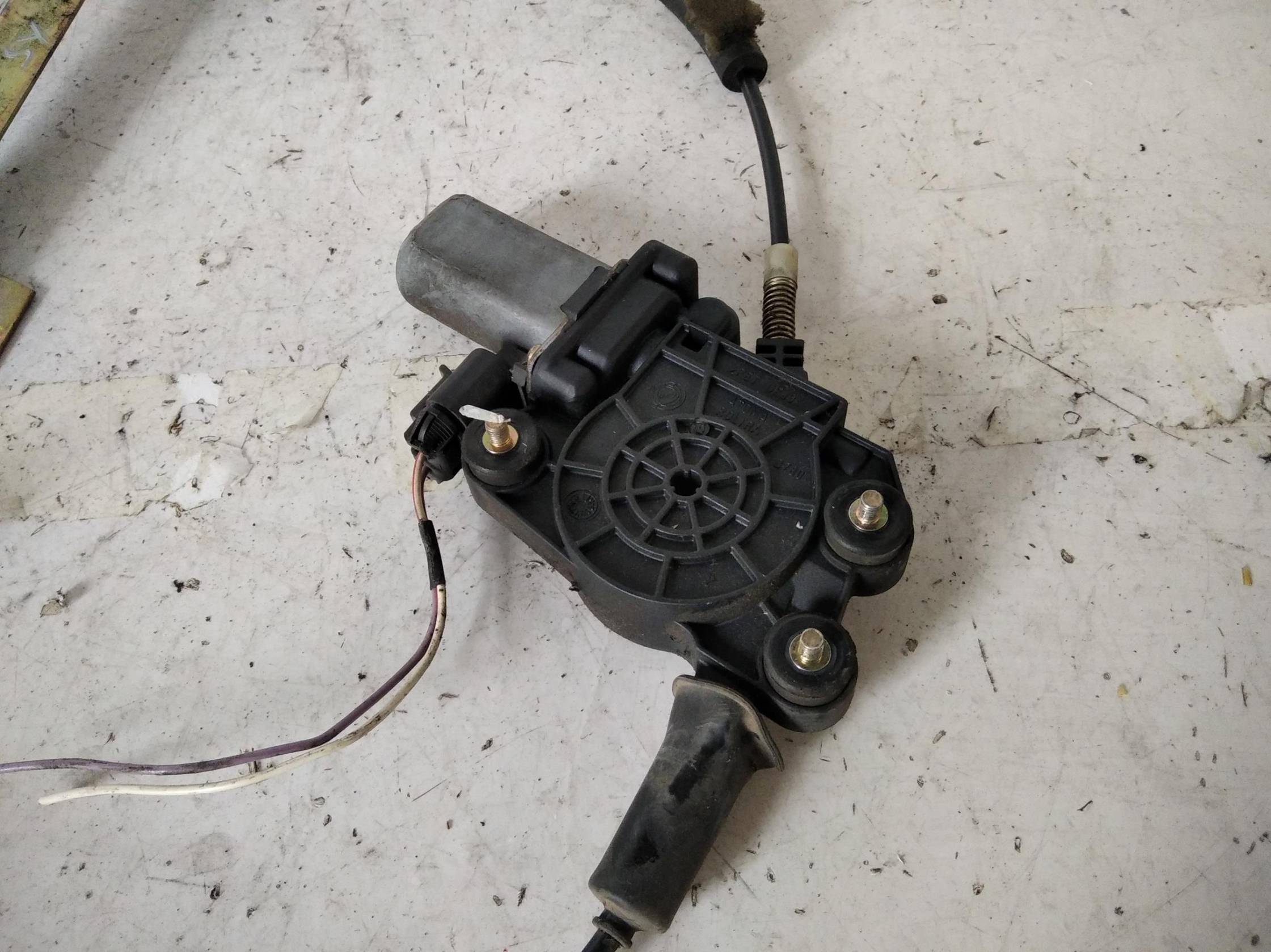 Alzacristallo elettr. porta ant. con motorino sx.